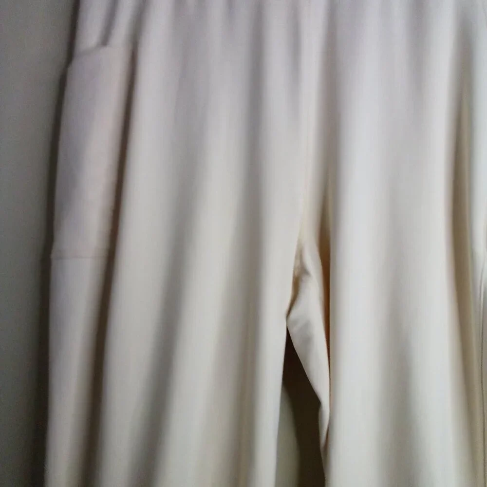 Fabletics Pants Joggers Women M Elastic Comfort Waist Active Side Pockets Cream